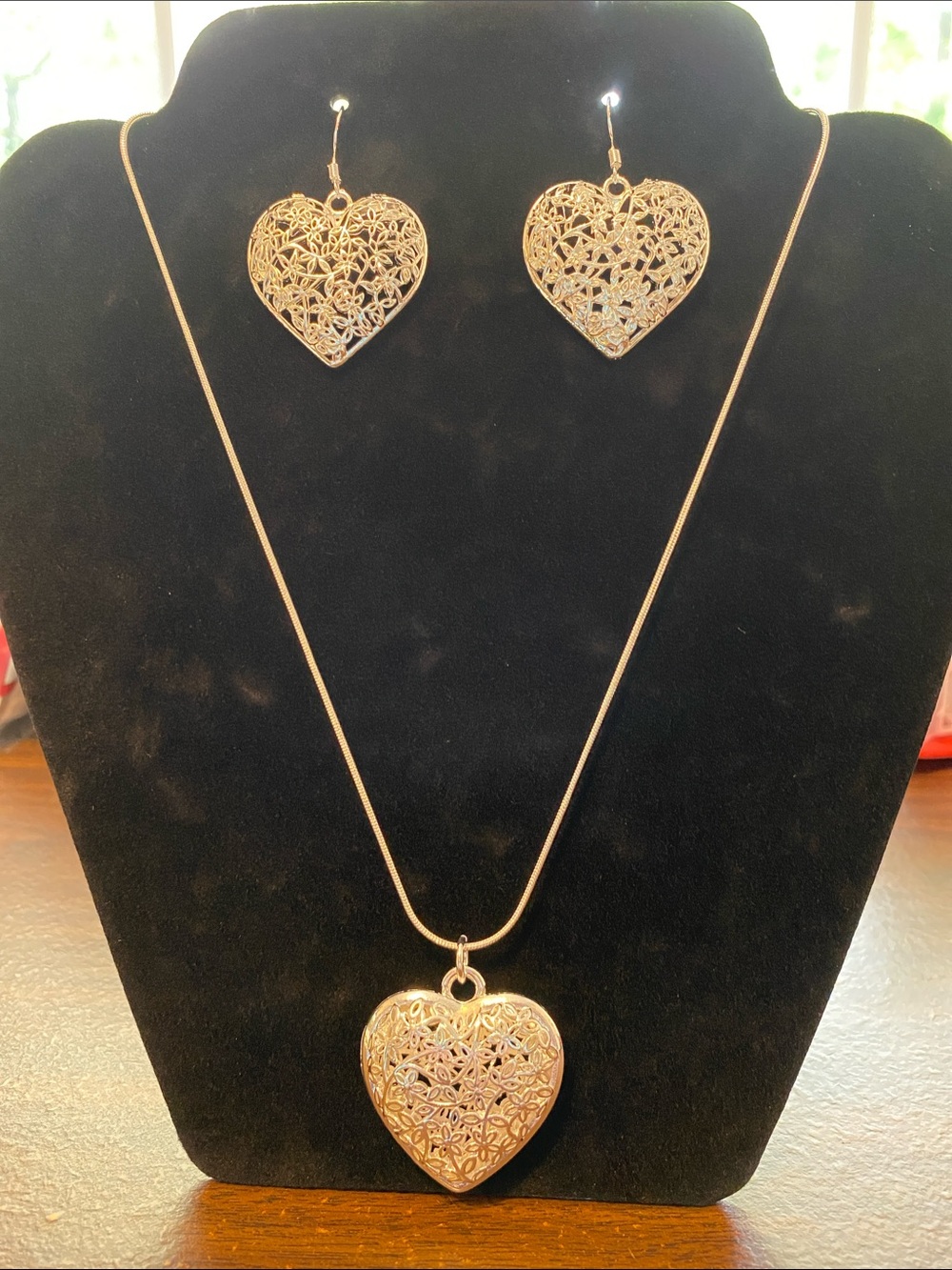 New 925 Silver Heart Filigree Pendant Necklace and Earrings Set